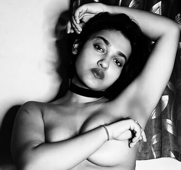 Abhipsa karmakar page leaked private photo uncensored HD quality