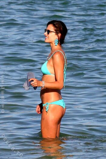 Alessandra ambrosio  page leaked private photo uncensored HD quality