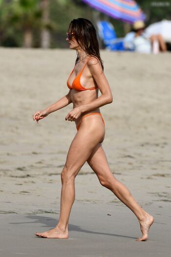 Alessandra ambrosio  page leaked private photo uncensored HD quality