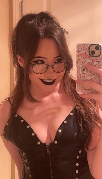 Aliciajade page leaked private photo uncensored HD quality