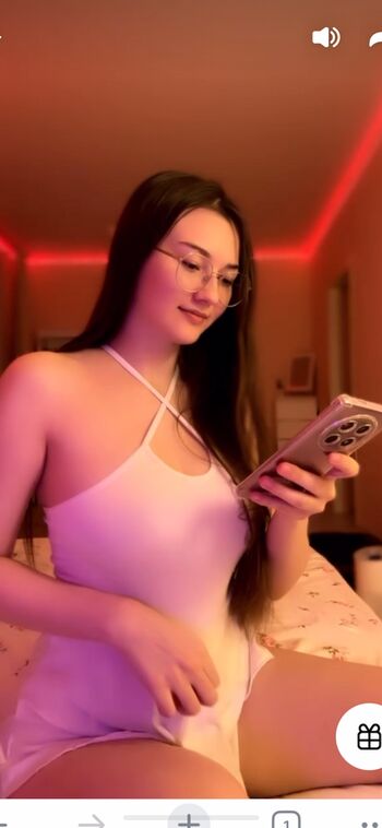 Amateur streamers page leaked private photo uncensored HD quality
