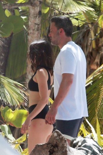 Ana de armas  page leaked private photo uncensored HD quality
