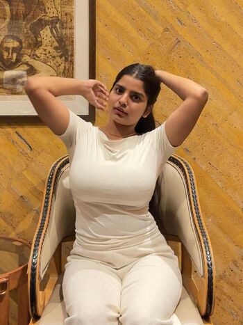 Anushka deokate page leaked private photo uncensored HD quality