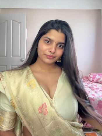Anushka deokate page leaked private photo uncensored HD quality