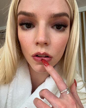 Anya taylor joy leaked private photo uncensored HD quality