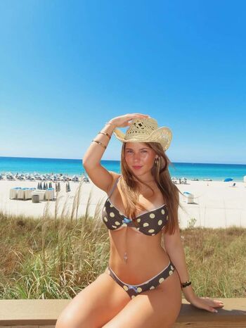 Ariana white page leaked private photo uncensored HD quality