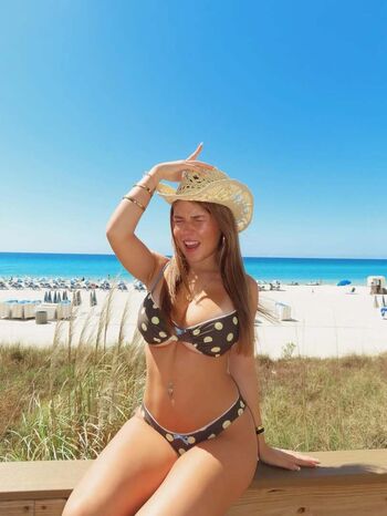 Ariana white page leaked private photo uncensored HD quality