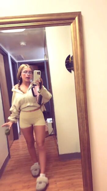 Ariana white page leaked private photo uncensored HD quality