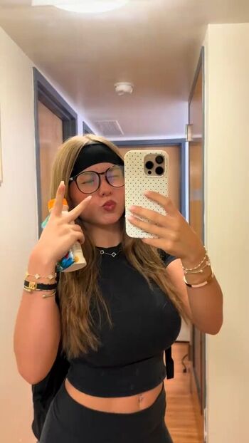 Ariana white page leaked private photo uncensored HD quality