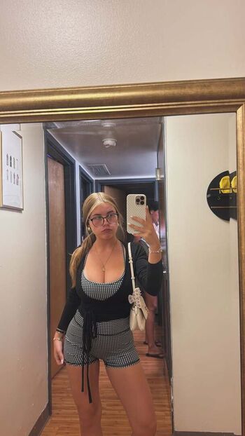 Ariana white page leaked private photo uncensored HD quality