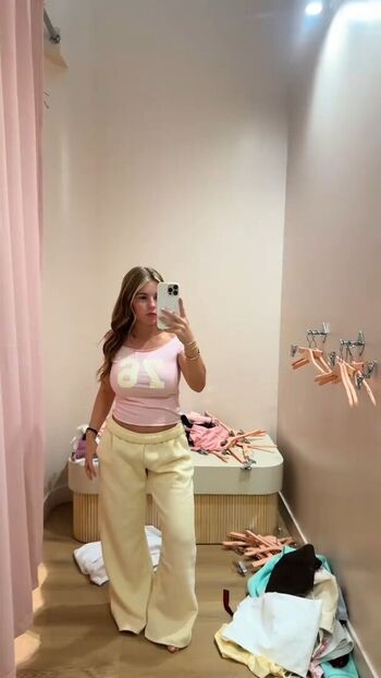 Ariana white page leaked private photo uncensored HD quality