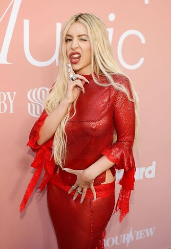 Ava max  page leaked private photo uncensored HD quality