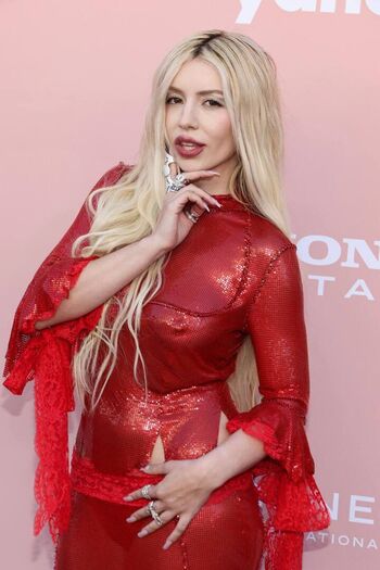 Ava max  page leaked private photo uncensored HD quality