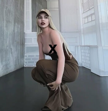 Ava max  page leaked private photo uncensored HD quality