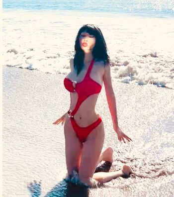 Bai ling  page leaked private photo uncensored HD quality