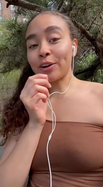 Bailey bass page leaked private photo uncensored HD quality