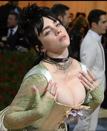 Billie eilish  page leaked private photo uncensored HD quality