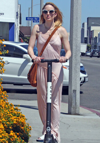 Caity lotz leaked private photo uncensored HD quality