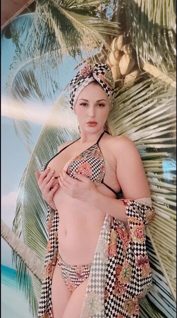 Carlotta champagne  page leaked private photo uncensored HD quality