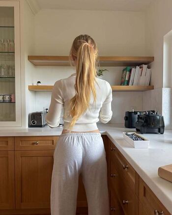Caroline zalog  page leaked private photo uncensored HD quality