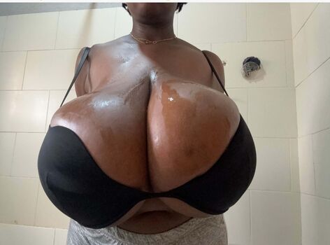 Chioma lovv page leaked private photo uncensored HD quality