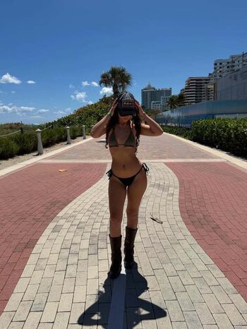 Chloeforero  page leaked private photo uncensored HD quality
