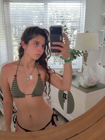 Chloeforero  page leaked private photo uncensored HD quality
