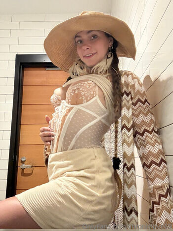 Chroniclove  page leaked private photo uncensored HD quality