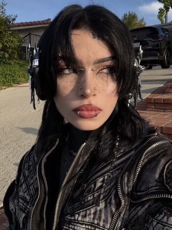 Comeovwhenursober leaked private photo uncensored HD quality