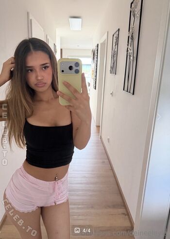Deineeleyla  page leaked private photo uncensored HD quality