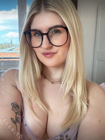 Deineemilia page leaked private photo uncensored HD quality