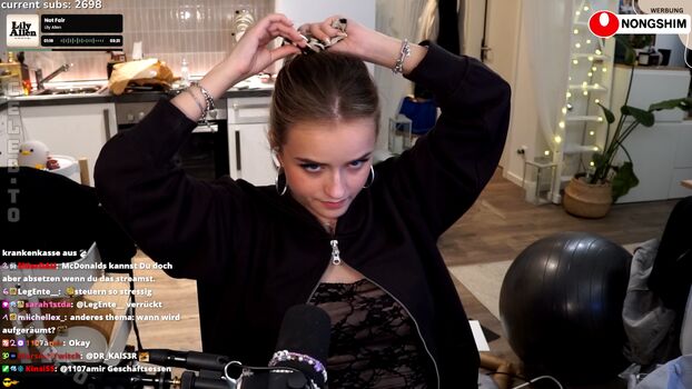 Easyemi leaked private photo uncensored HD quality