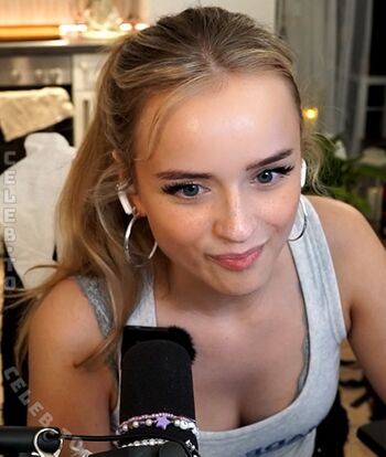 Easyemi leaked private photo uncensored HD quality