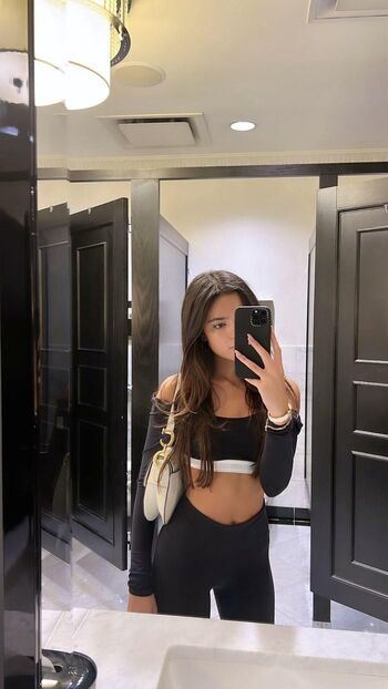Ella mendelsohn page leaked private photo uncensored HD quality