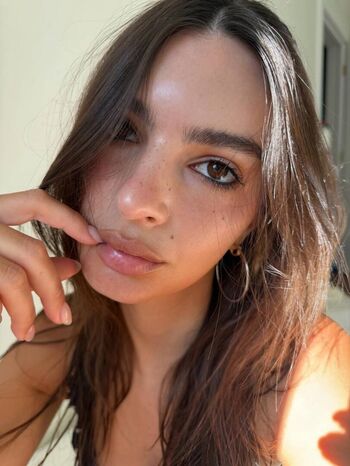 Emily ratajkowski leaked private photo uncensored HD quality