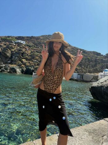 Emily ratajkowski leaked private photo uncensored HD quality