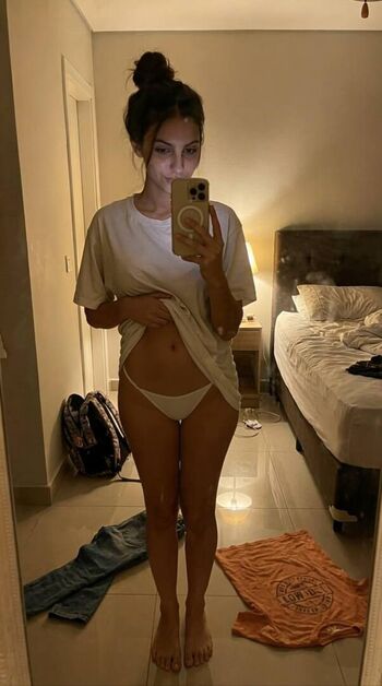 Emilysal leaked private photo uncensored HD quality