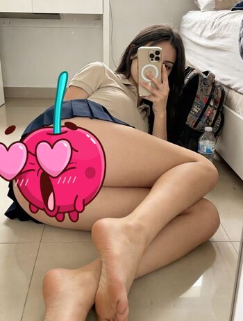 Emilysal leaked private photo uncensored HD quality