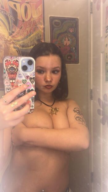 Emilyyyrae leaked private photo uncensored HD quality