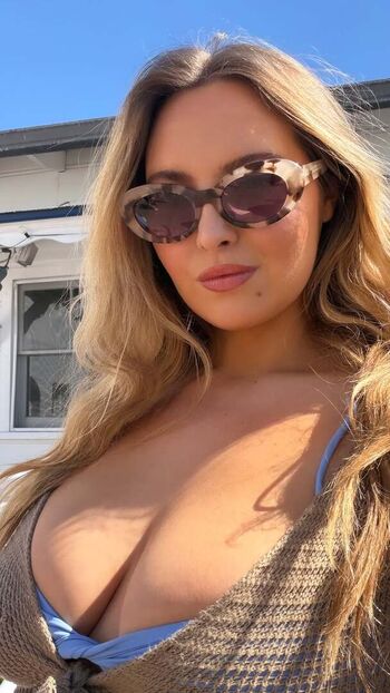 Erinmhk page leaked private photo uncensored HD quality