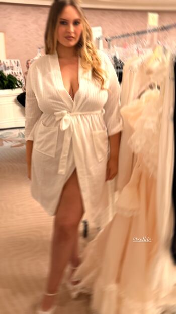 Erinmhk page leaked private photo uncensored HD quality