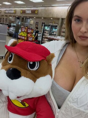 Erinmhk page leaked private photo uncensored HD quality