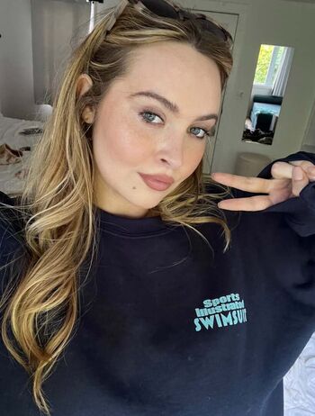 Erinmhk page leaked private photo uncensored HD quality