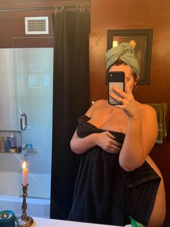 Erinmhk page leaked private photo uncensored HD quality