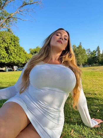 Erinmhk page leaked private photo uncensored HD quality