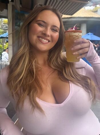 Erinmhk page leaked private photo uncensored HD quality