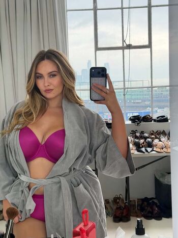 Erinmhk leaked private photo uncensored HD quality