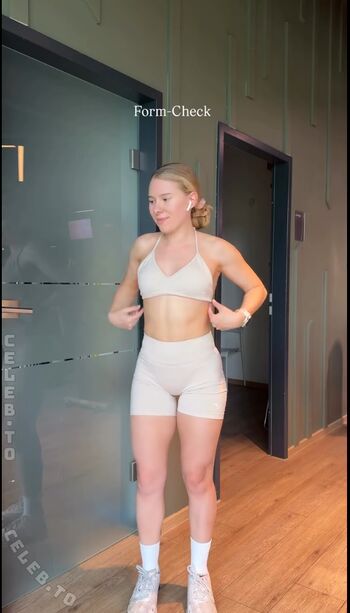 Fitbyhannaah leaked private photo uncensored HD quality
