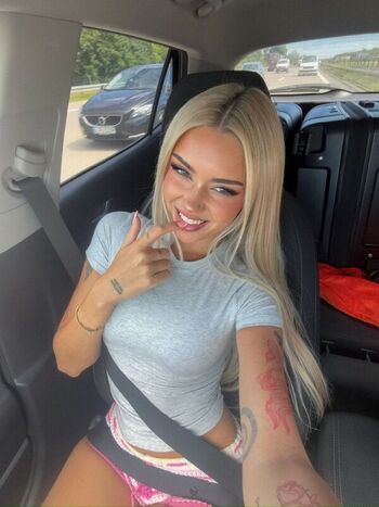 Gwendolynceline  page leaked private photo uncensored HD quality