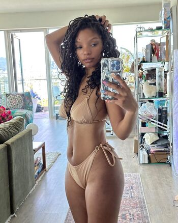 Halle bailey leaked private photo uncensored HD quality